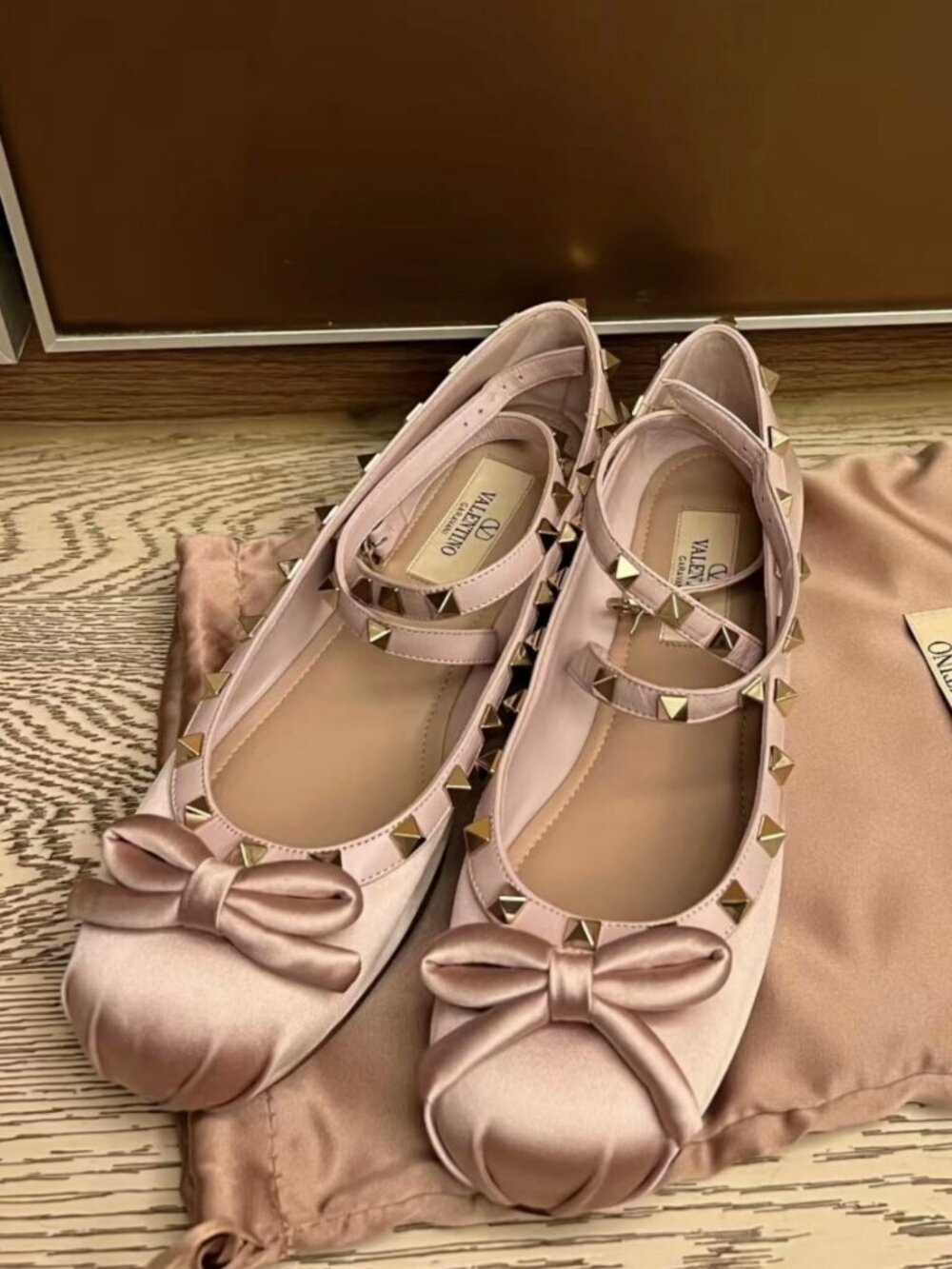 Valentino Garavani Rockstud Satin Bow Ballet Flats